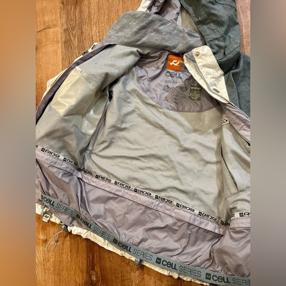 Ride Snowboard Cell Series 10 Brisbane Jacket Ladies’ Size Med EUC - Picture 4 of 7